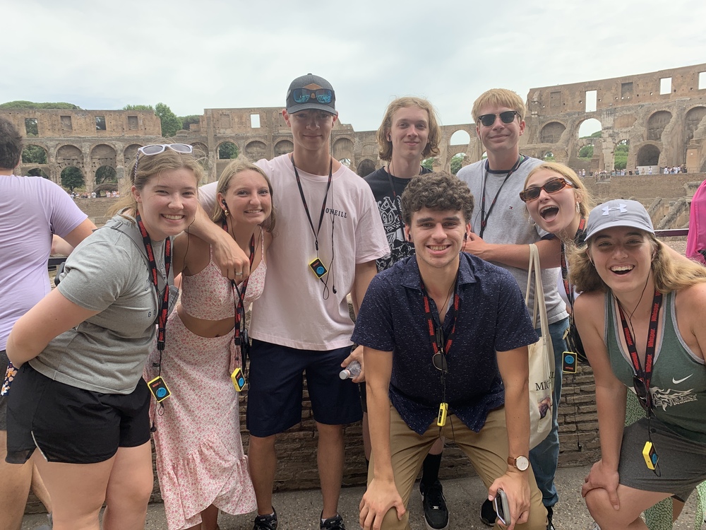 Students in front of the Colusseum